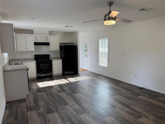 Building Photo - 39141 Bay Ave