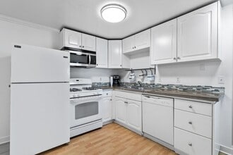 Building Photo - 1076 Canyon Rd