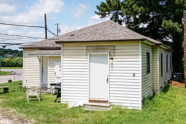 Foto del edificio - S Mckay Ave- Duplex