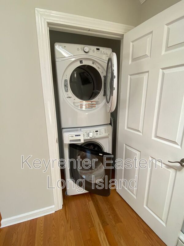 Foto del edificio - 24 Laurelton Ave
