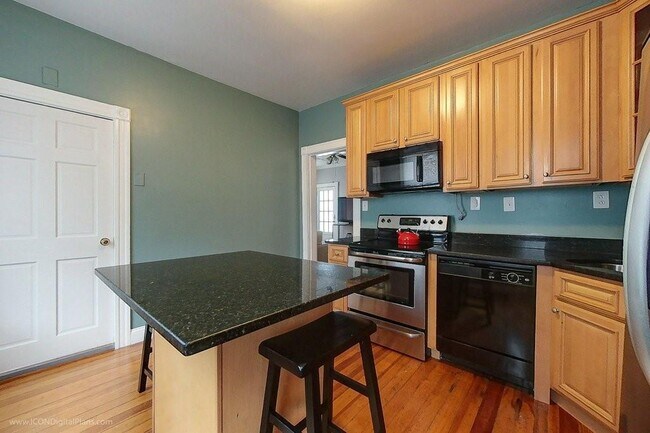 Building Photo - 11 Calvert St