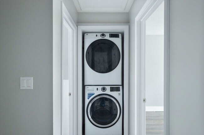 Foto del edificio - 1049 Pleasant St