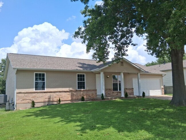 Foto del edificio - 3 Bed House in St. Peter's MO