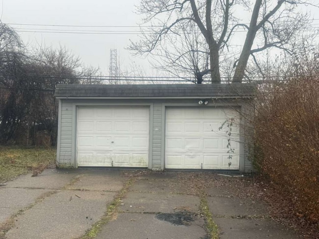 Photo - 9002 S Highland Ave House