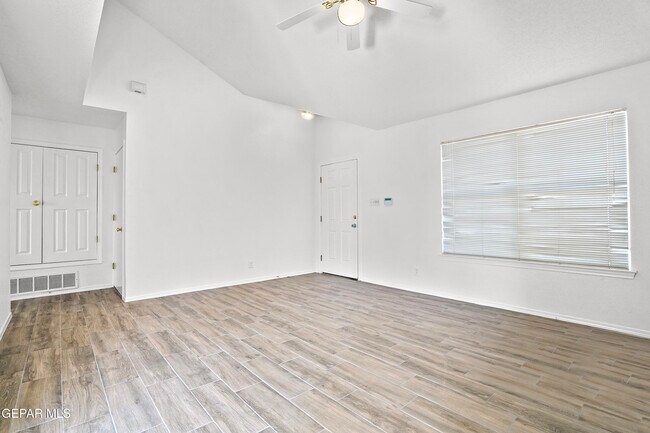 Foto del edificio - 14338 Patriot Point Dr