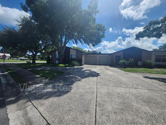 Building Photo - 2842 Highlands Blvd
