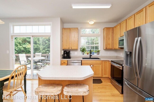 Building Photo - 4 br, 2.5 bath House - 662 Holly Hill Drive