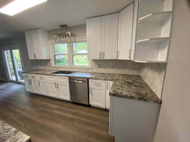 Foto del edificio - 412 Western Cir