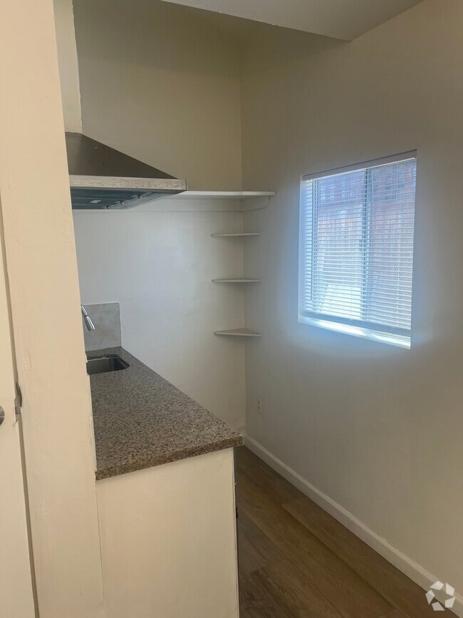 Building Photo - 3853 Bentley Ave
