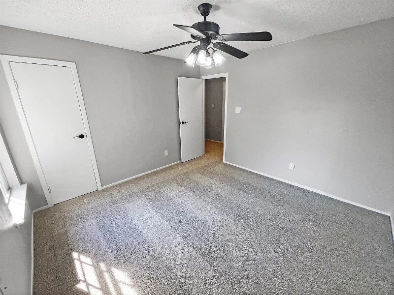 Foto principal - 3705 White Bud Ct