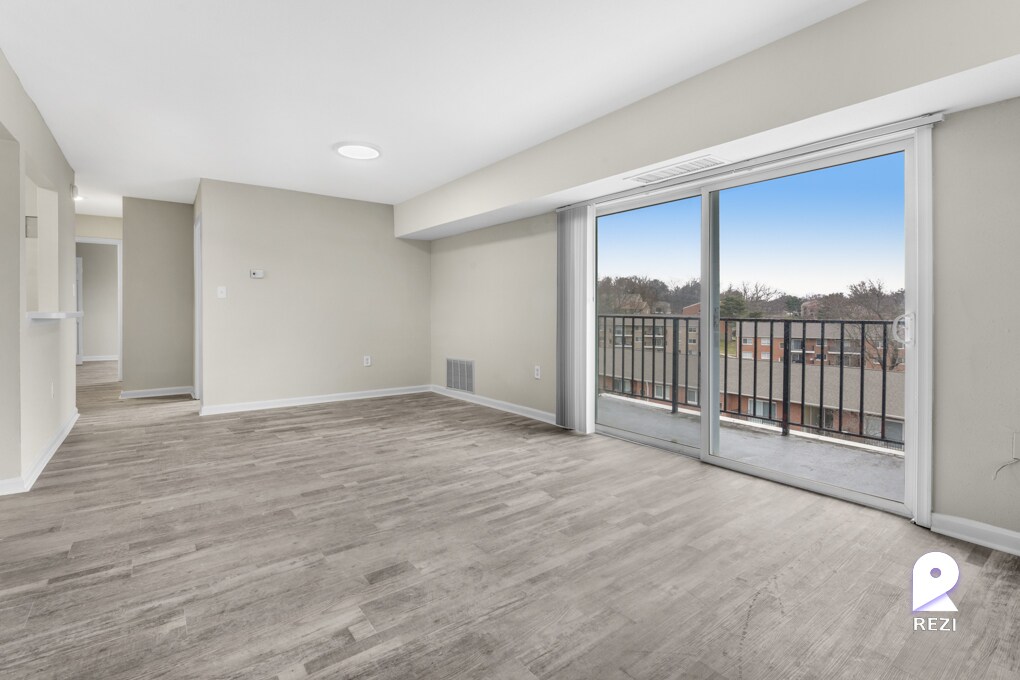 6433 HilMar Dr Unit 403, District Heights, MD 20747 Room for Rent in