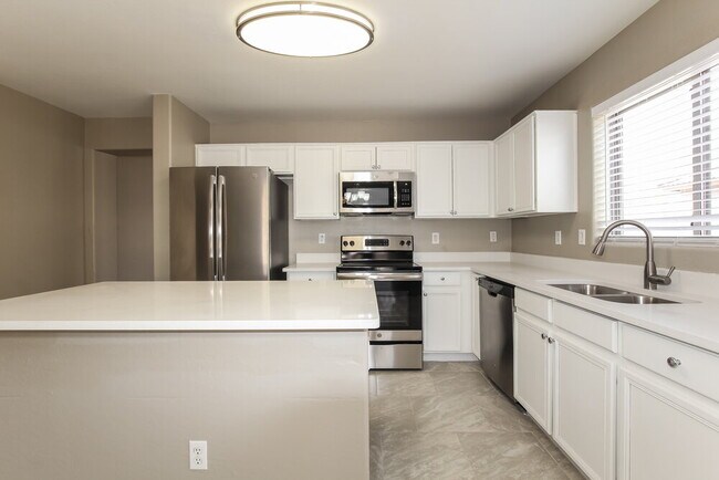 Foto del edificio - 1715 W St Catherine Ave