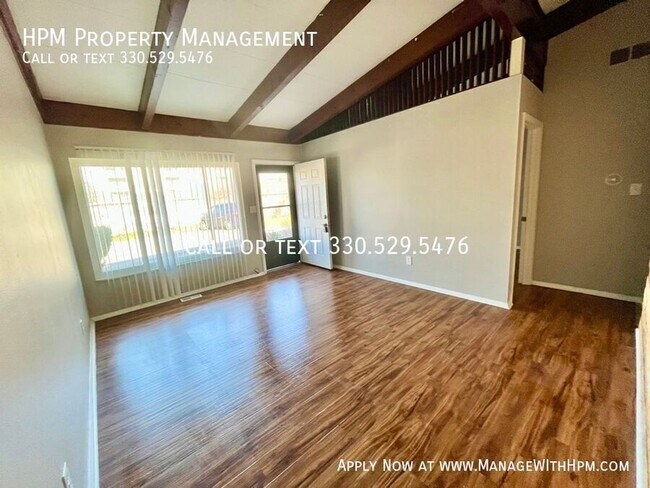 Foto del edificio - 875 Bryant Ave