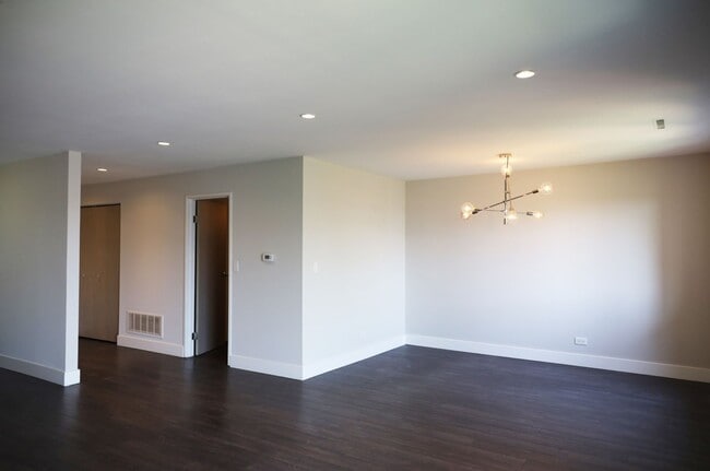 Building Photo - 434 Clinton Pl