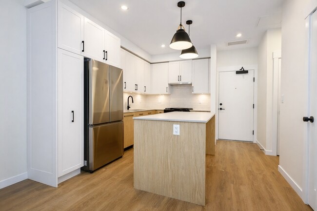 Building Photo - 3100 272 St