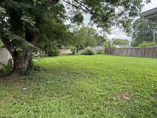 Building Photo - 3 Bedroom, 2 Bathroom House for Rent