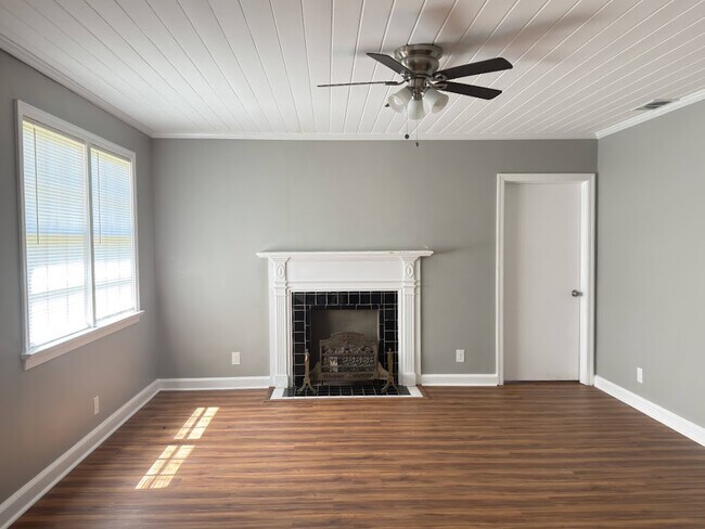 Foto del edificio - 504 E Adair St