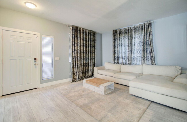 Foto del edificio - 8317 S 45th Ln