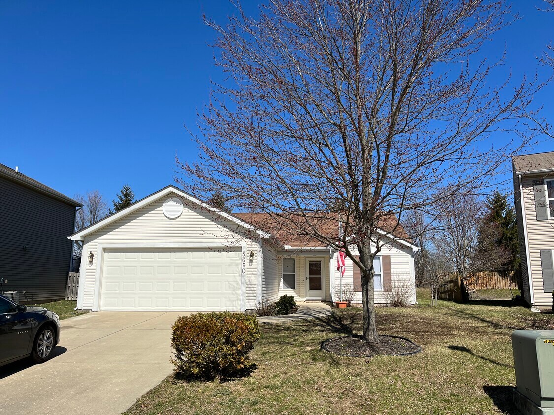Primary Photo - 5690 Bluegrass Cir