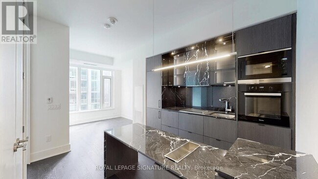 Building Photo - 11-4411 Yorkville Ave