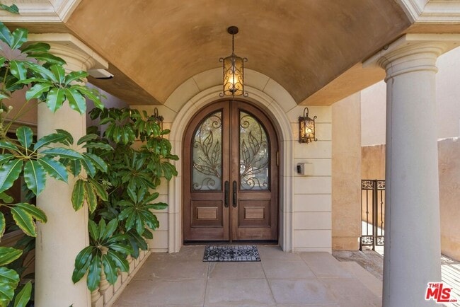 Building Photo - 2023 Parnell Ave