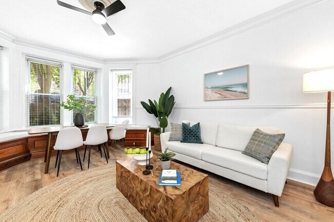 Foto del edificio - 345 Commonwealth Ave