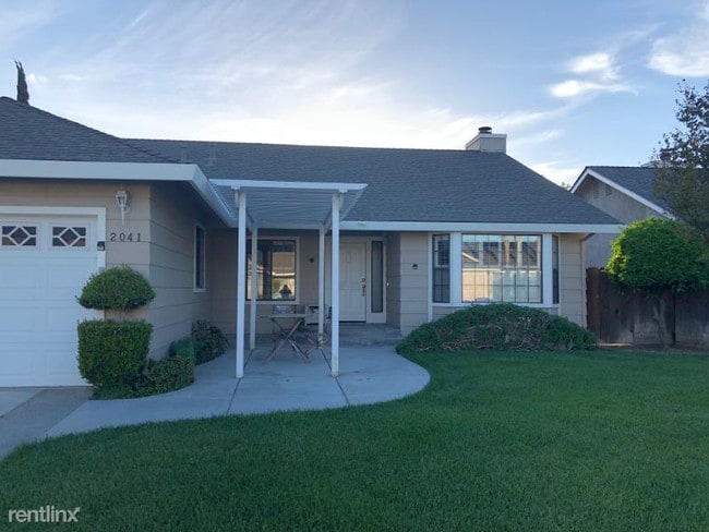 Building Photo - 3 br, 2 bath House - 2041 Stanford Ct