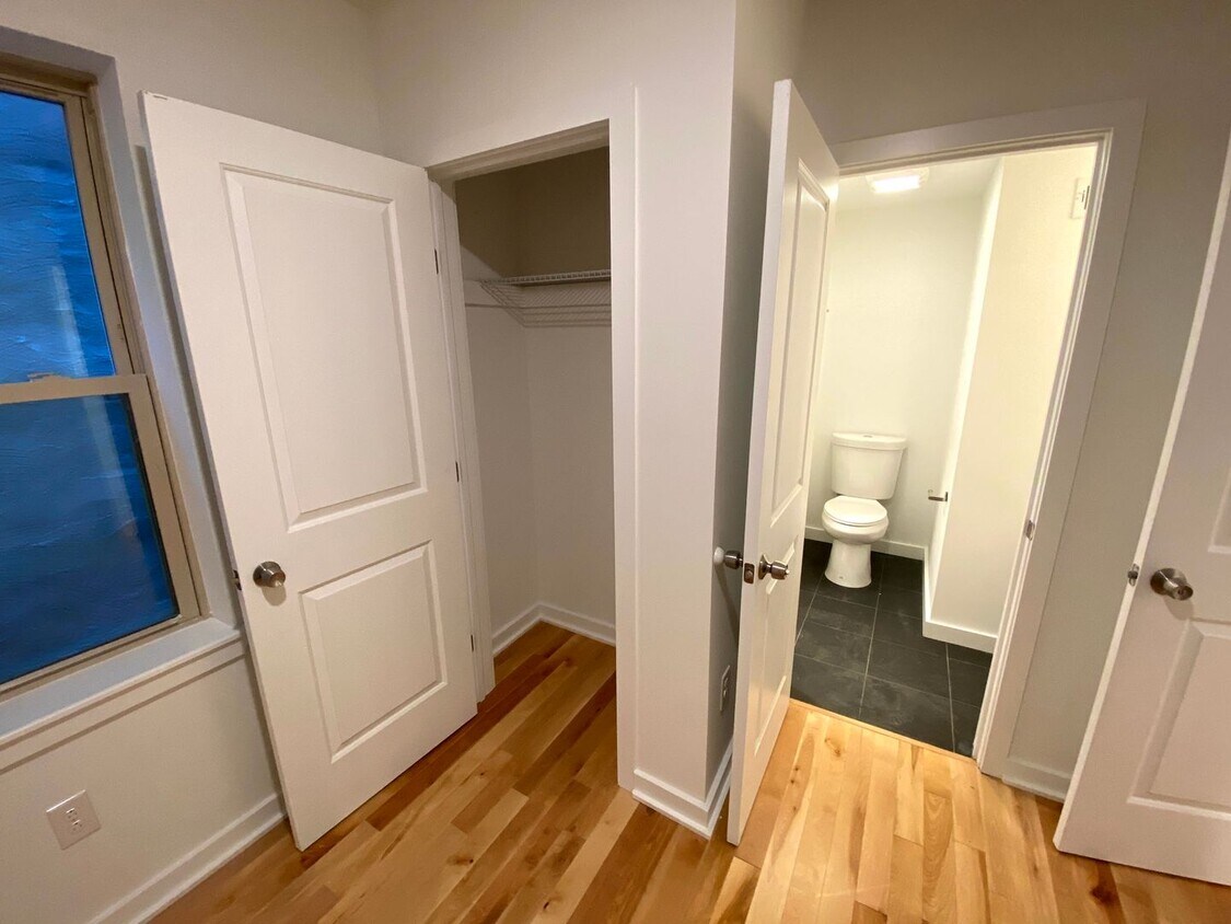 Foto principal - 1537 Cecil B. Moore Ave