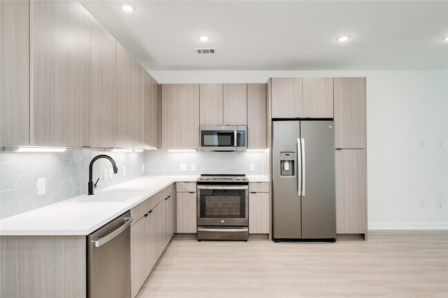 Foto del edificio - 4802 S Congress Ave