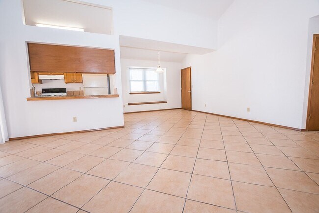 Foto del edificio - Contemporary home with 3 bedrooms, 2 bath, 2 car garage, A/C, Fenced Yard