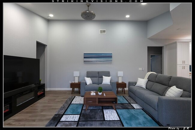 Foto del edificio - 3704 Cypress Meadows Rd