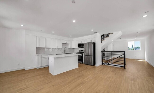 Foto del edificio - 227 N Park View St