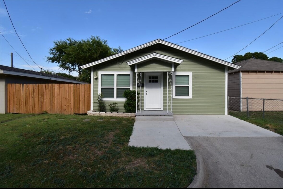 Foto principal - 1212 N College St