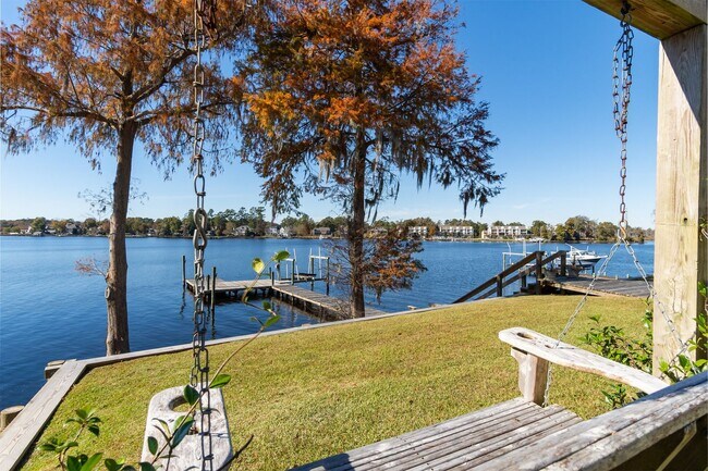 Foto del edificio - Waterfront Property