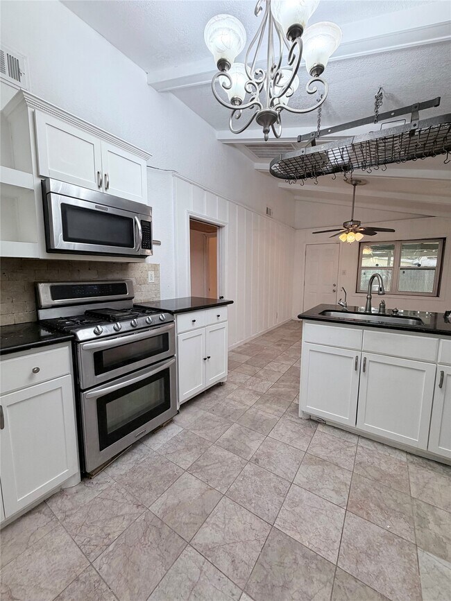 Foto del edificio - 618 Sulphur St