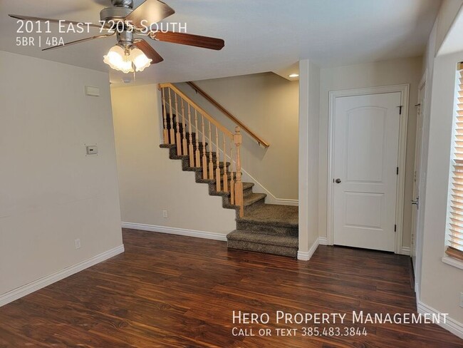 Foto del edificio - Huge Townhome in coveted East Cottonwood H...