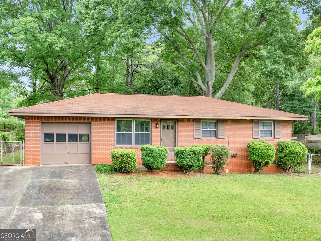 Primary Photo - 836 Oakdale Dr