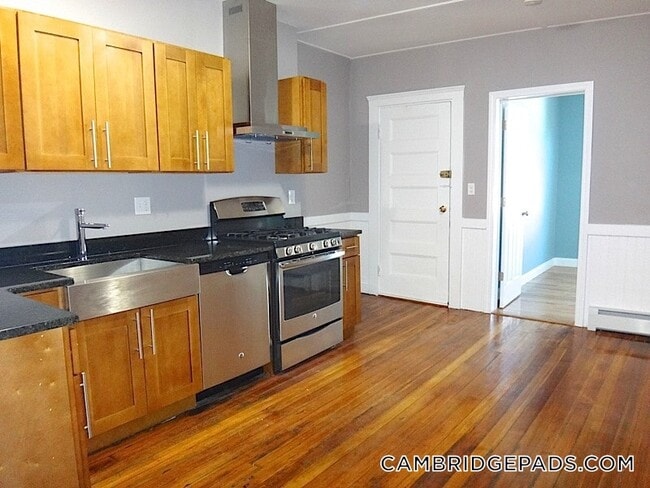 Building Photo - 173 Rindge Ave