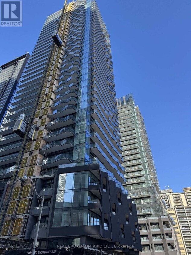 Photo principale - 120 Broadway Ave