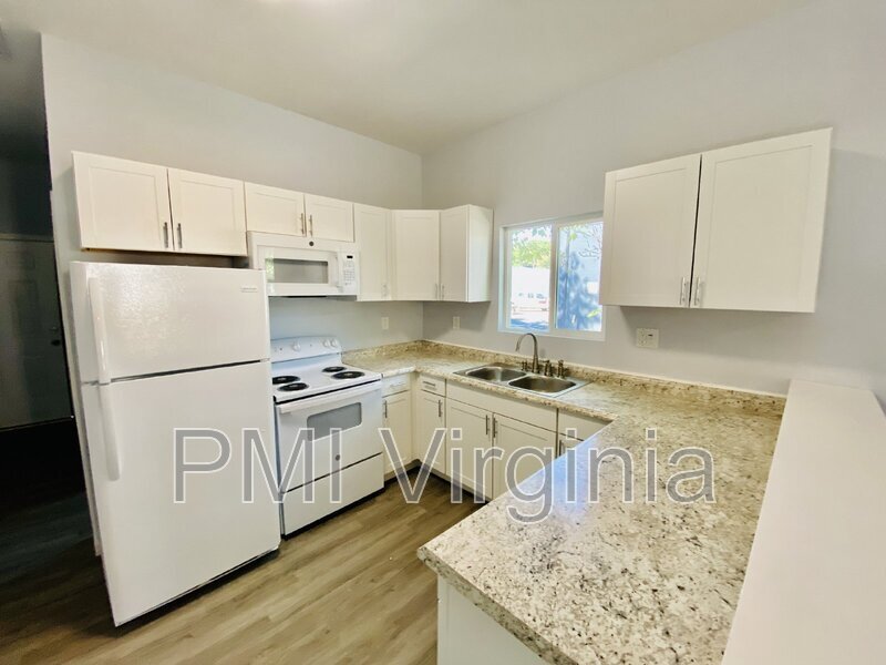 Primary Photo - 3129 Marne Ave