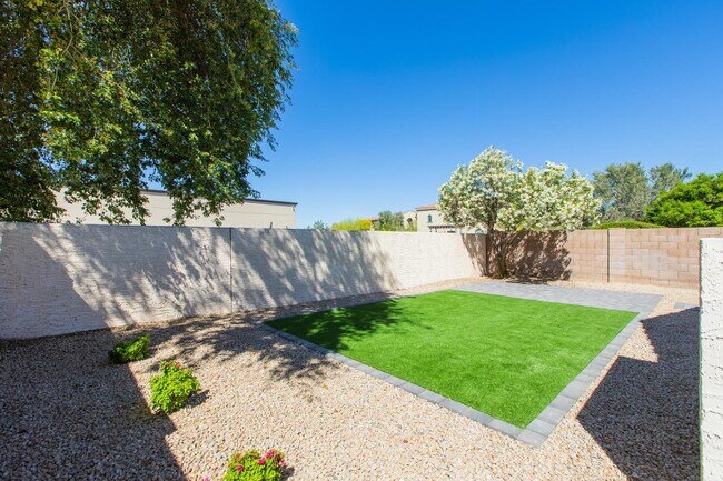 Building Photo - 23554 N 73rd Pl