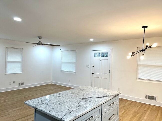Foto del edificio - ? Newly Renovated 3BR/2BA in Atlanta 30310 – Move-In Ready!