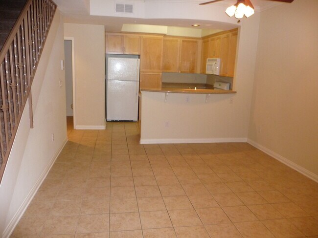 Building Photo - 4735 Gloria Ave