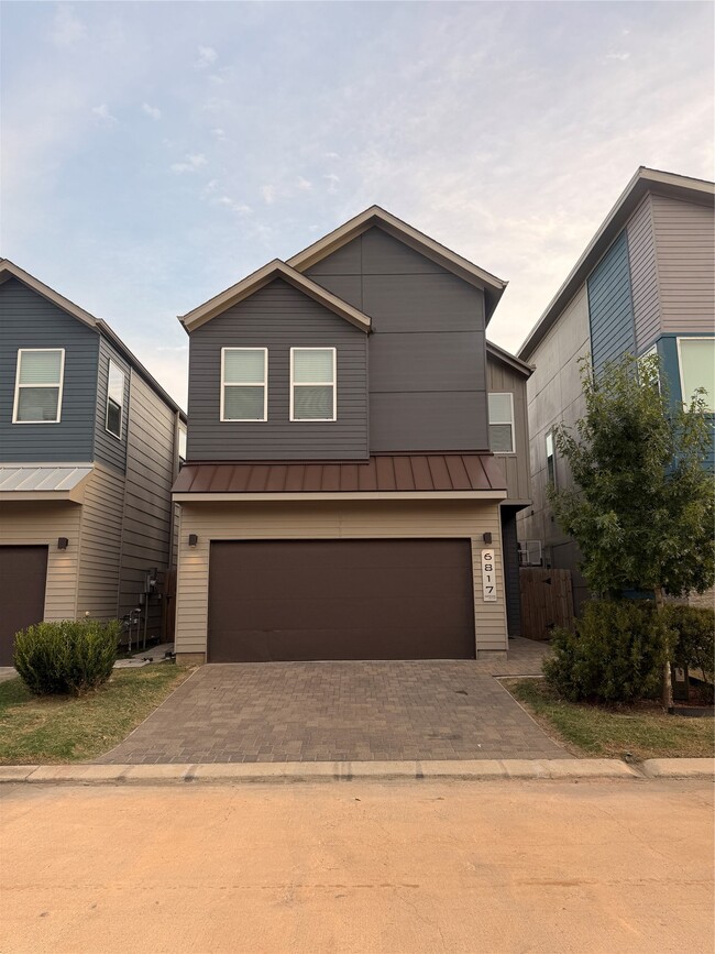 Building Photo - 6817 Rocinante Ln