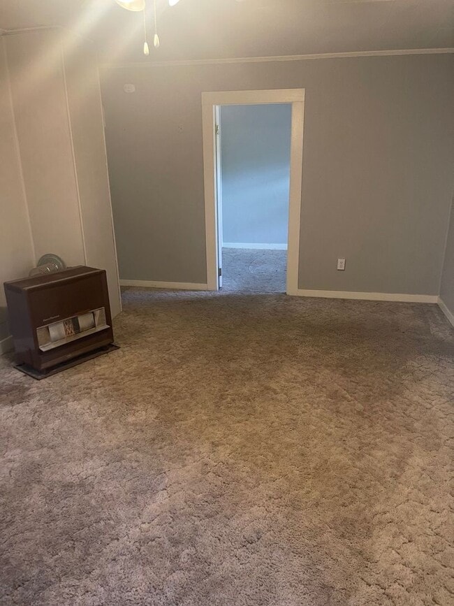 Building Photo - Evans-PM-022-0167-234