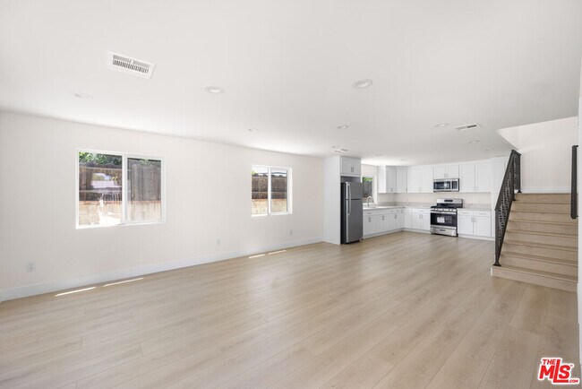 Foto del edificio - 11140 Gaviota Ave