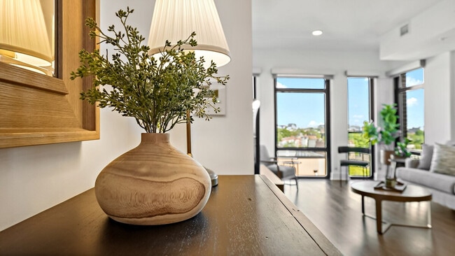 Building Photo - 1926 6th St NW