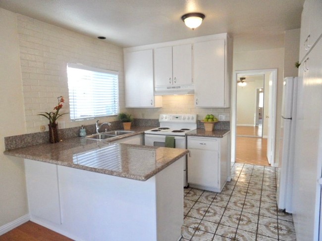 Foto del edificio - 5553 Adobe Falls Rd