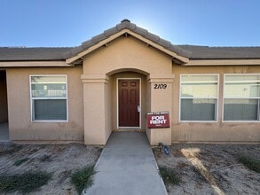 Building Photo - 2109 Bella Oaks Dr