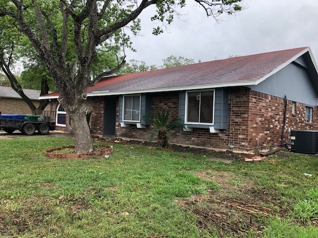 Foto principal - 14214 Ridge Dale Dr
